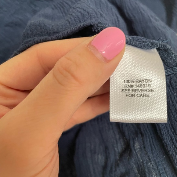 Freshman Navy Blue Smocked Cropped Top Blouse size Medium - Picture 4 of 5